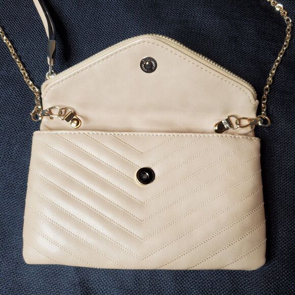 Vegan Quilted Beige Leather Crossbody Purse Clutch Gold Chain Urban Expressions - Picture 8 of 14